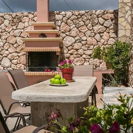 La Casa Di Lena * أرغوستولي